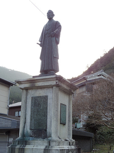 土倉庄三郎の磨崖碑と銅像@川上村-02 土倉庄三郎の磨崖碑と銅像@川上村-02