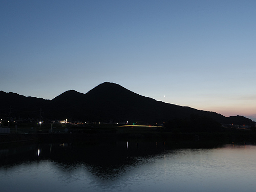 水田の二上山と三日月 ＠香芝市-08
