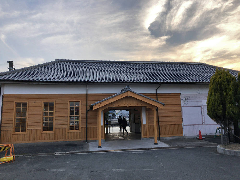 待合室リニューアル @京終駅(奈良市)-01 待合室リニューアル @京終駅(奈良市)-01