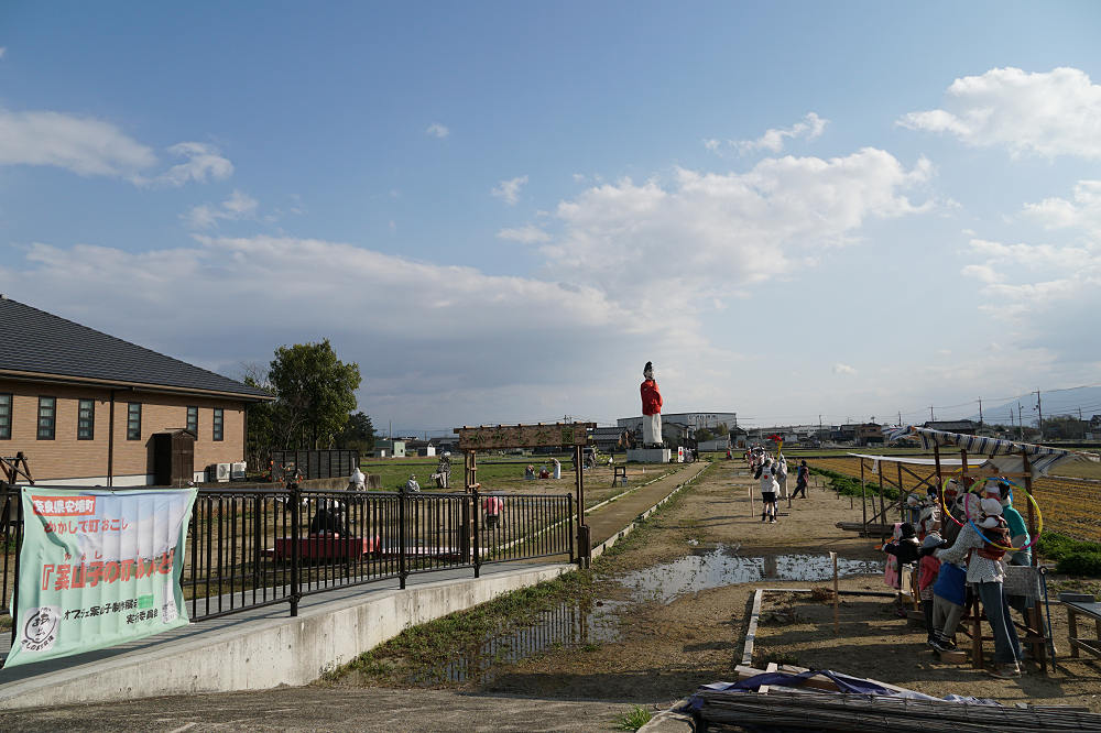 高さ12mの巨大かかし！『オブジェ案山子像「聖徳太子」』＠安堵町 (by