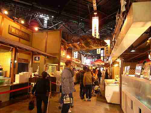 和歌山の定番立ち寄りどころ『黒潮市場』