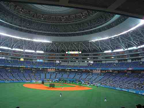『京セラドーム大阪』で野球観戦を楽しむ！