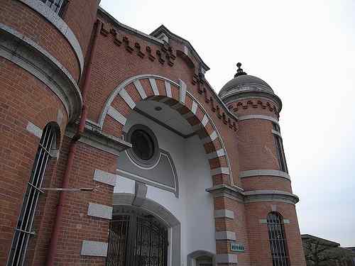 明治時代の煉瓦造りのモダン建築『奈良少年刑務所』