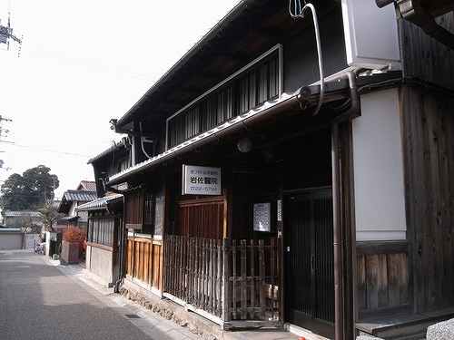 町家と鹿と朱塗りの柱！「高畑・春日大社」散歩その１