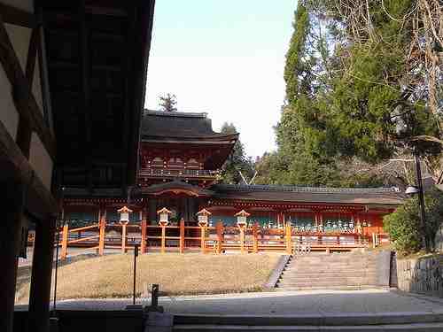 町家と鹿と朱塗りの柱！「高畑・春日大社」散歩その３