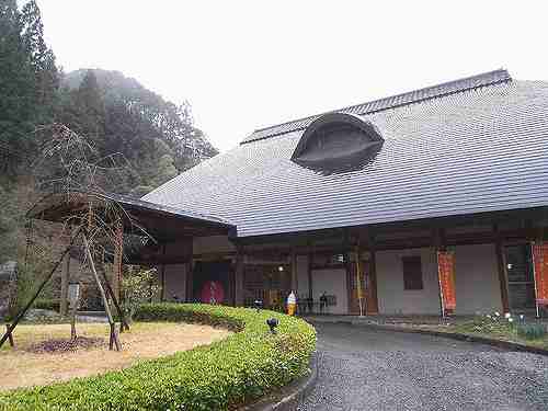 ダム直下にある温泉施設『きなりの湯』＠下北山村