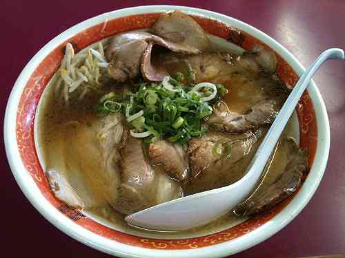 シンプルで美味！鶏がら香る中華そば『豚菜館』＠天理市