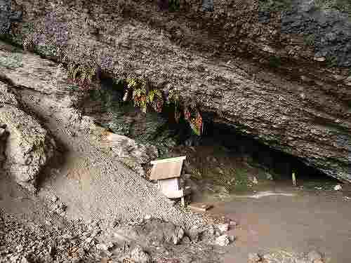 出雲国風土記に記された黄泉の入口『猪目洞窟』＠島根県