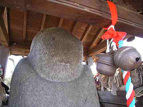 下半身の病気が治る素朴な石像『弥勒石』＠明日香村