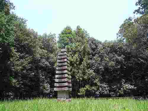 美しい石塔の『於美阿志神社（檜隅寺跡）』＠明日香村