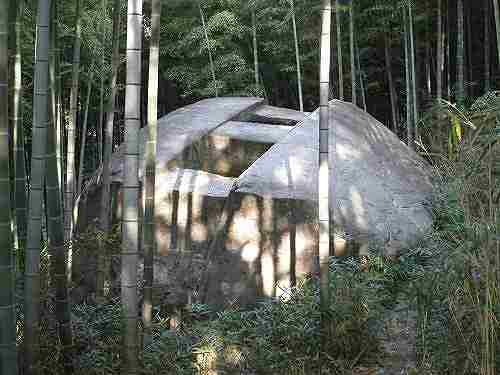 石槨?天文台?エリア最大の謎の巨石『益田岩船』@橿原市