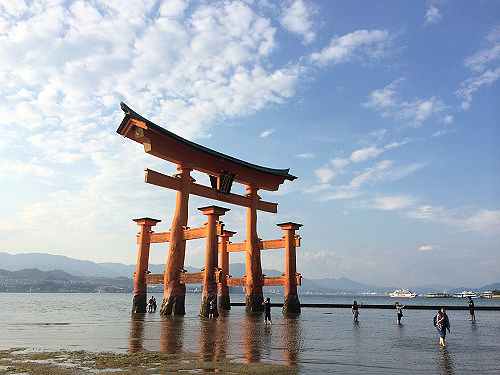 干潮の『厳島神社』大鳥居。牡蠣と穴子も！＠広島県