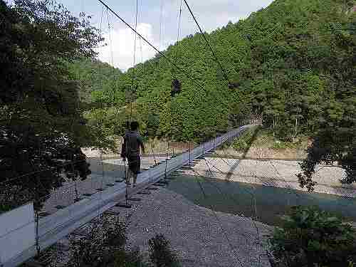 揺れる吊り橋『柳本橋』。足湯に温泉など。＠十津川村あれこれ