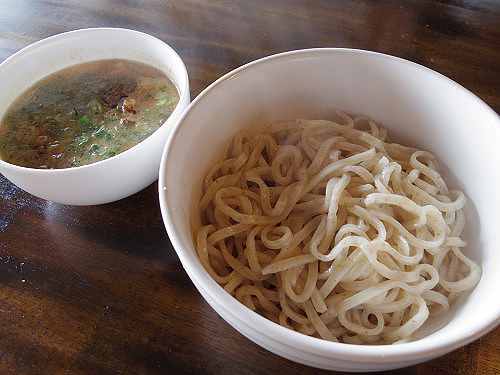 新鮮ミルクのつけ麺と硬い最強プリン！『酪農カフェ 酪』＠葛城市