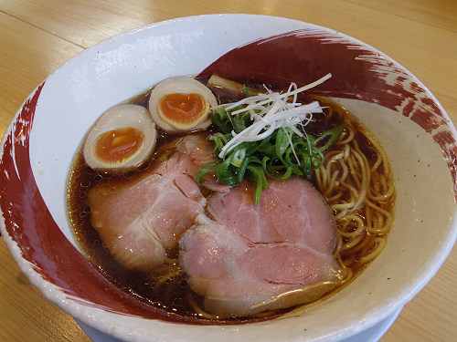 端正な醤油そばが絶品!『中華そば おしたに』@奈良市