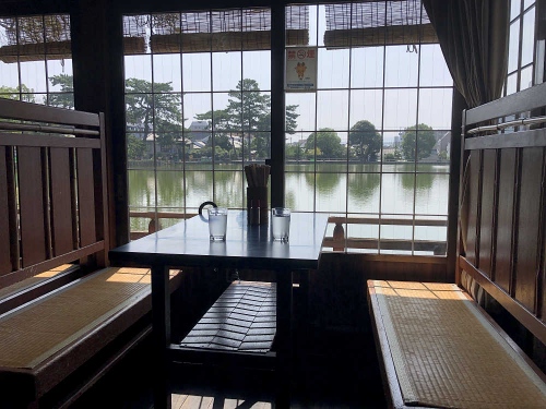 猿沢池の畔で味わううどん＆そばは最高！『衣掛茶屋』＠奈良市