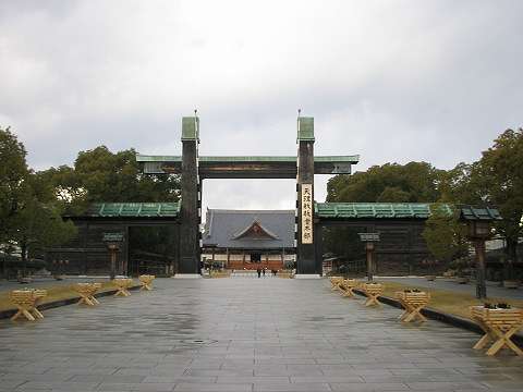 天理教の巨大な「神殿」へ行ってみました