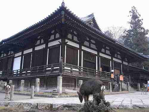 早朝の「東大寺」を歩く-その２（二月堂編）