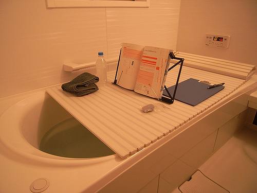 入浴しながら本を読む「お風呂読書」してみました