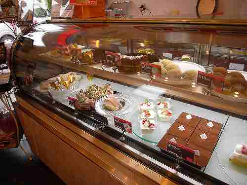 「200円スイーツ」の格安ケーキ店『Aｘ2』＠葛城市