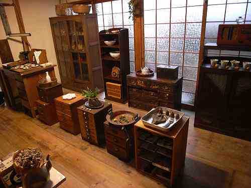 不思議と懐かしい古道具屋さん『恵古箱』＠葛城市