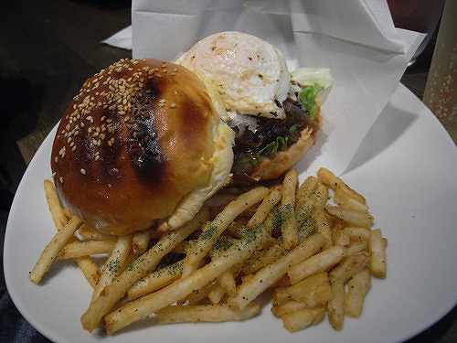 ヘルシーなジャンクフード『jUNkRiCH PIT』＠葛城市