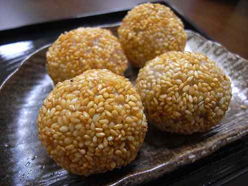 古代米入りで中身が選べる『ごま団子MARU屋』＠飛鳥駅前