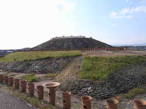 復元された帆立貝式古墳『三吉石塚古墳』＠広陵町