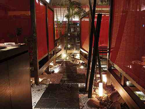 和テイストの内装が面白い『居酒屋つのふり』＠東向商店街