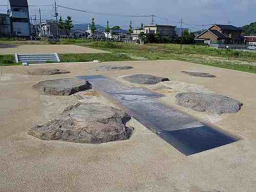 巨大な心礎が埋まる国指定史跡『尼寺廃寺跡』＠香芝市