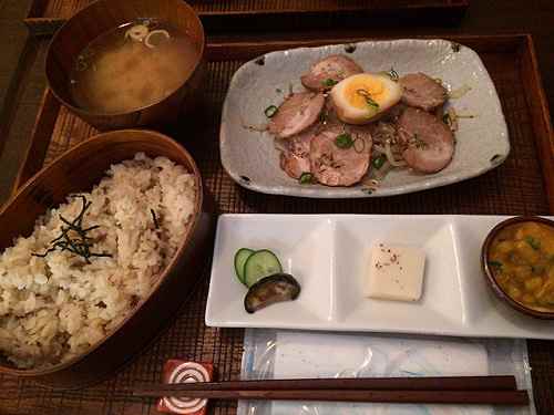 古い町家を改装した『かやく飯とお酒 かやく』＠奈良市