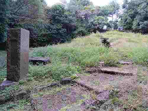 自然石を積んだ石室に入れる『畠田古墳』＠王寺町