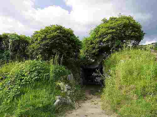 ピラミッド状の方墳『都塚古墳』の今の姿 ＠明日香村