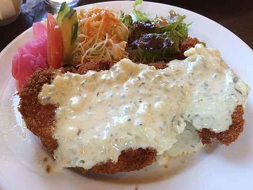 大きな「チキン南蛮」が人気の洋食店『グリルヨシダ』＠御所市