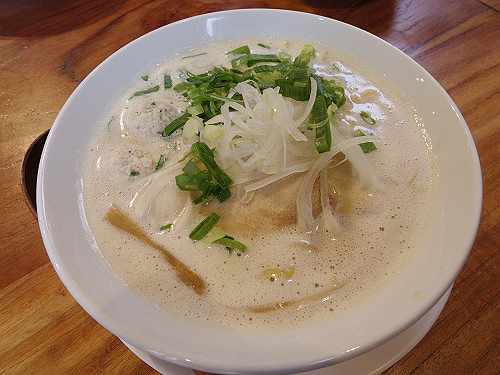 濃厚だけどあっさりな鶏白湯ラーメン『麺本舗やまと』＠大和郡山市