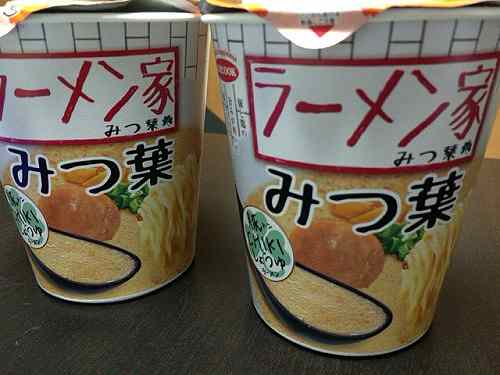 奈良の人気店のカップ麺『ラーメン家 みつ葉』豚CHIKIしょうゆ