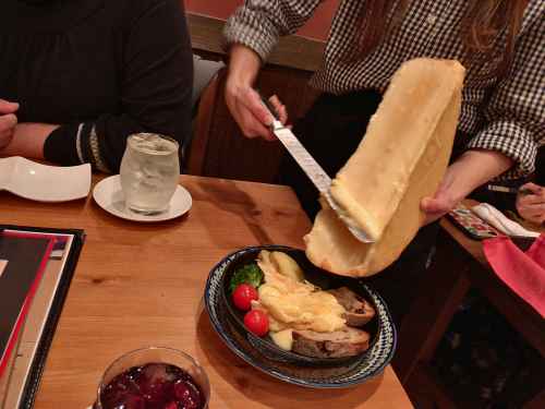 アツアツのラクレット！『炭焼きイタリアンバール AKARI』＠橿原市