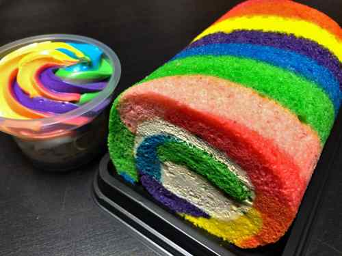 カラフルすぎる話題のロールケーキ『からふるん』＠まる兄きっちん。